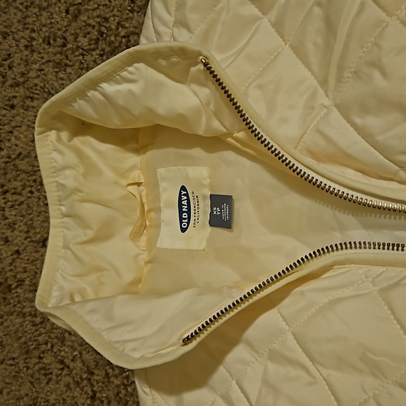 Old Navy puffer vest! - Picture 5 of 10